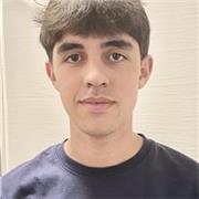 Estudiante de doble grado en ADE y Derecho da clases de Gestión Empresarial y Economía del Bachillerato Internacional